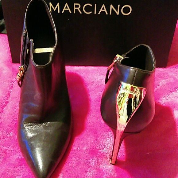 Shoes - Picture 1 of 2